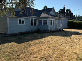928 Madison St, Silverton, OR 97381
