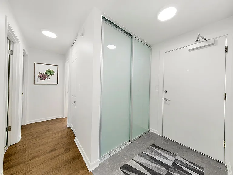 Fremont View - 525 N Bowdoin Place — Photo 9
