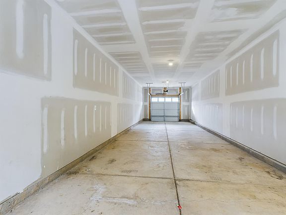 4th image of 10414 Glenmere Creek Cres