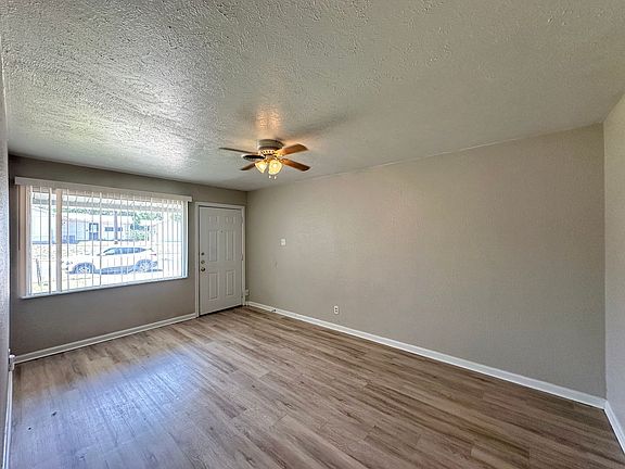 5th image of 708 Jefferis Ave