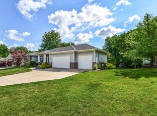 7376 Whistlewood Dr SW, Byron Center, MI 49315