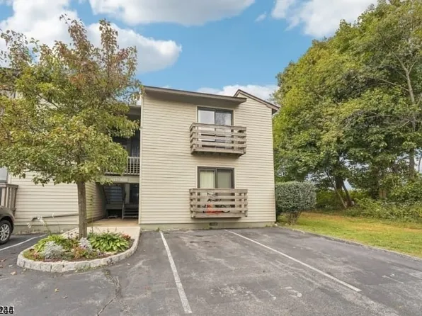 1816 Spruce Hills Dr, Glen Gardner, NJ 08826