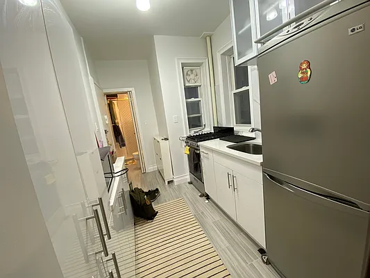 Rented by Adara Advisors Inc | media 8