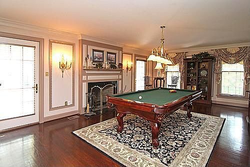 billiard room