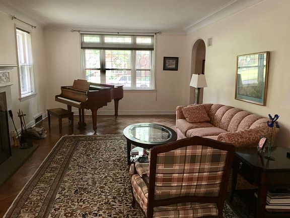 3rd image of 7419 Cromwell Dr