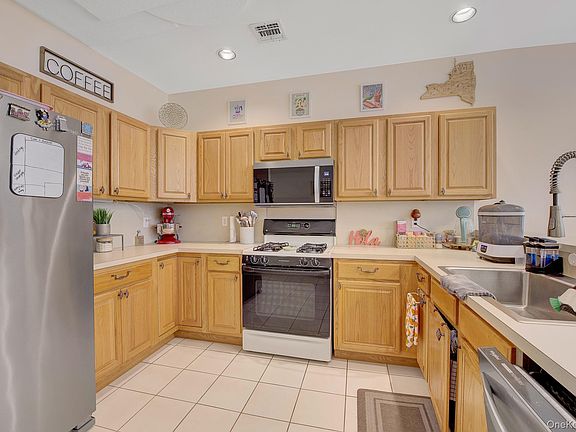 3rd image of 193 Windward Drive