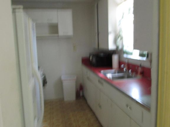3rd image of 135 Celery Ave N