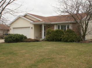 7283 S Countryside Dr, Franklin, WI 53132
