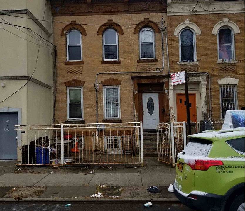 2nd image of 511 Hemlock St