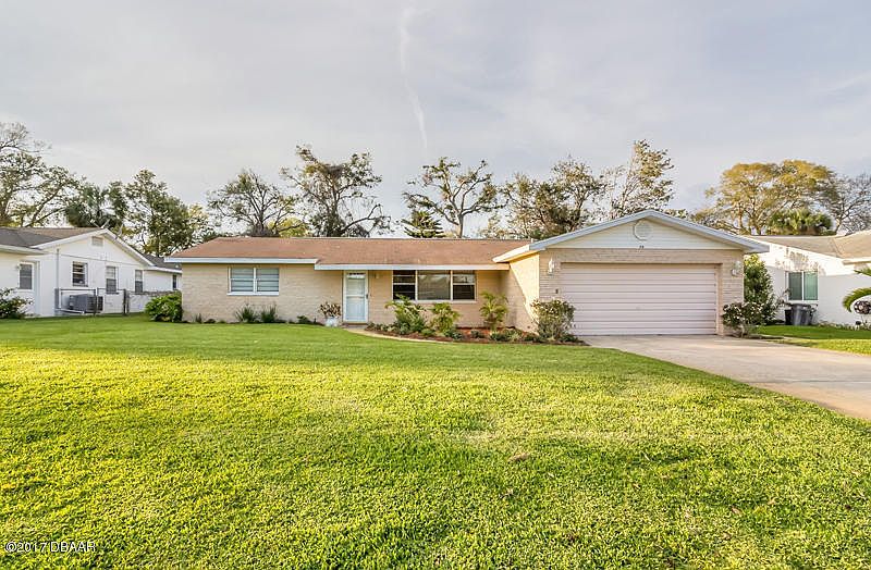 1st image of 70 Woodbourne Ln