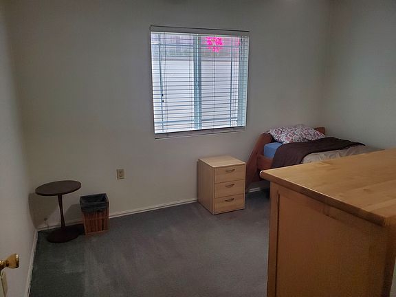 4th image of 802 Acacia Ave #2