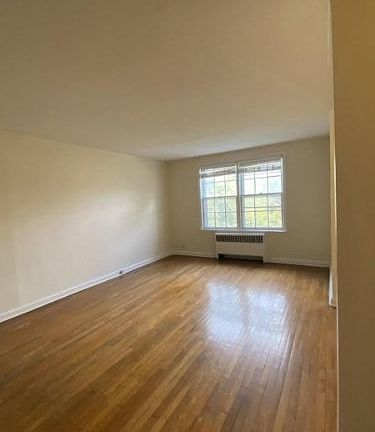 3rd image of 101 Gates Ave #H9