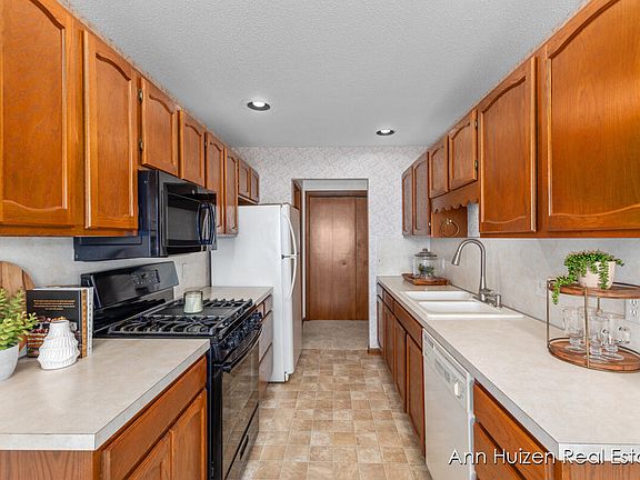 5th image of 1187 Fairfield Dr
