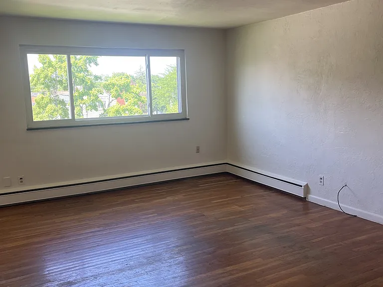 910 Cherry Dr #8 — Photo 6