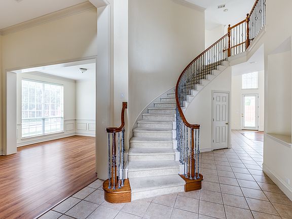 4th image of 8701 Mandevilla Dr