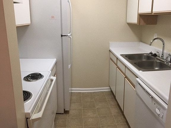 2nd image of 33 Fern Oak Cir APT 203