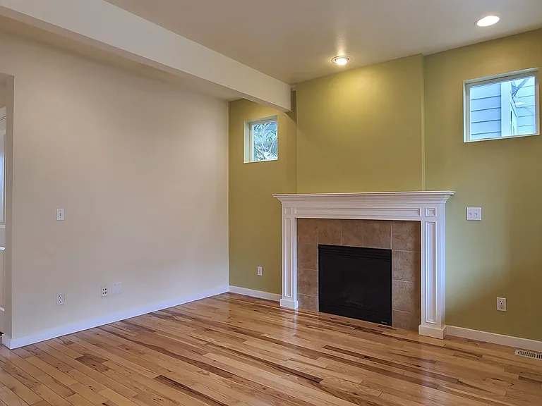 2567 NE Kensington Ct — Photo 10