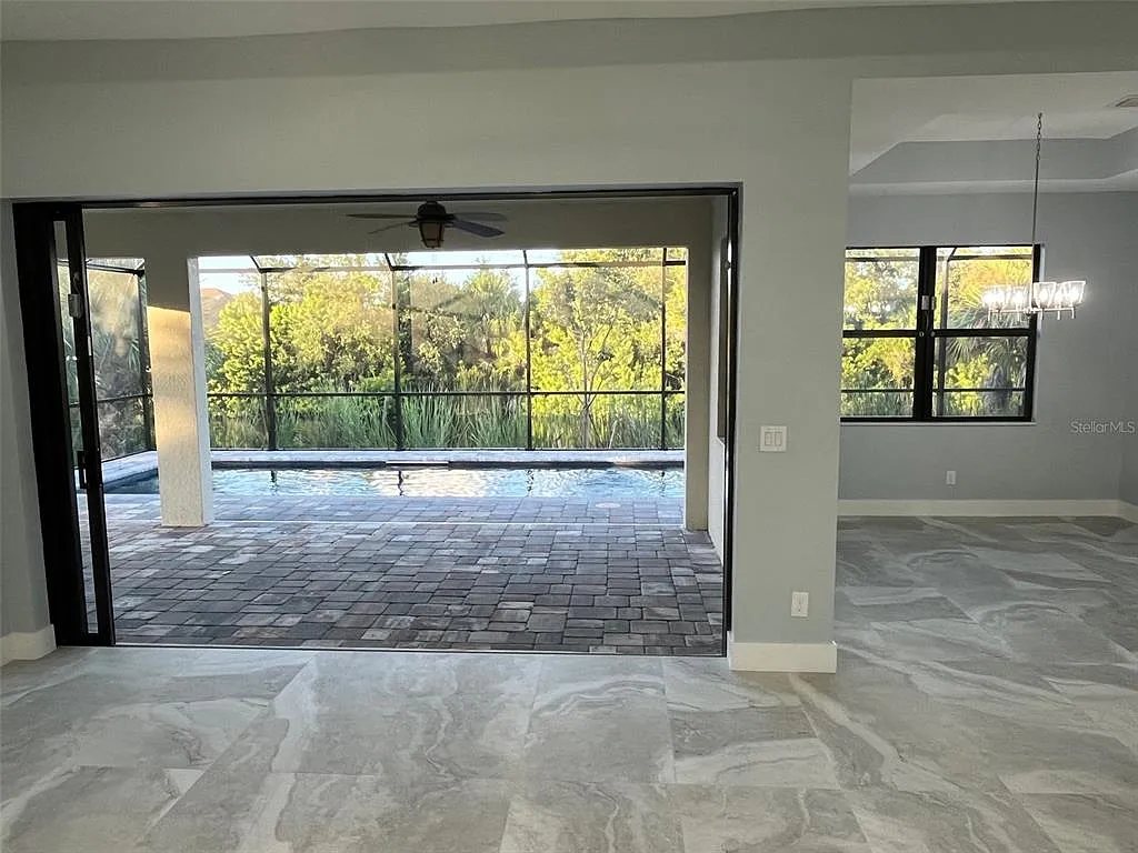 3 bed, 2.0 bath, 2090 sqft, $2,900 — Photo 4