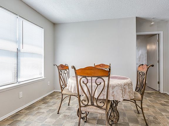 3rd image of 2705 McGill Blvd
