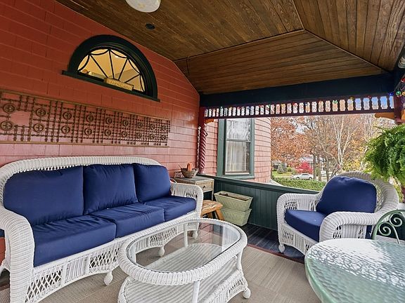 26th image of 1176 Worthington St