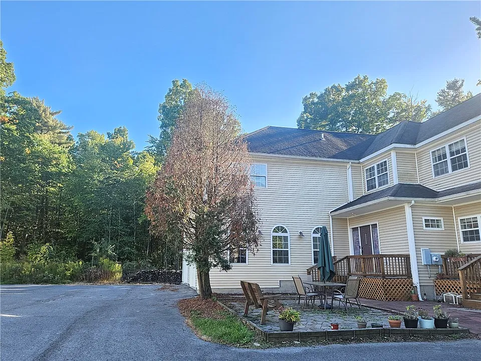 7 Sanctuary Dr #A