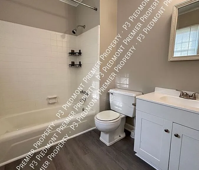 32 Forsyth St — Photo 3