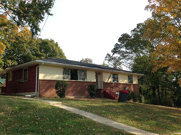 2nd image of 3235 Castle Ave