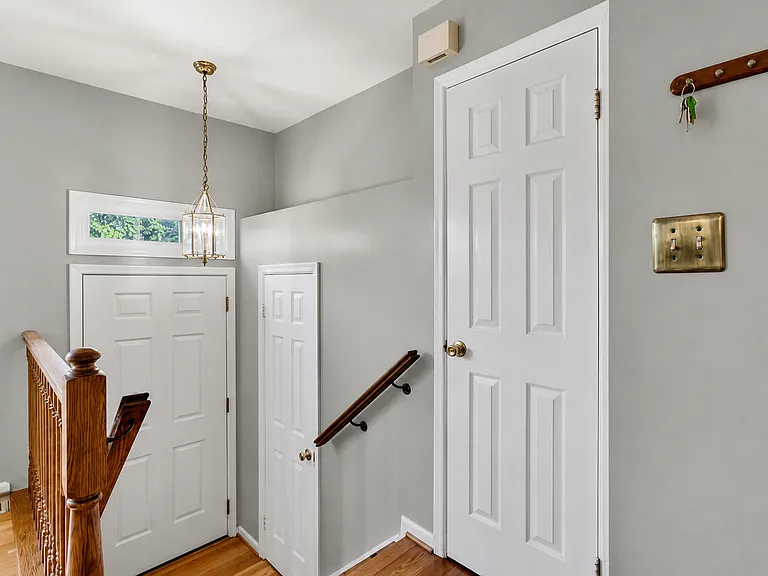 703 Herndon Woods Ct — Photo 2