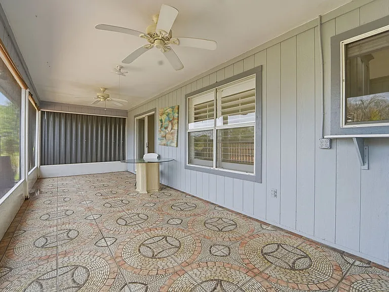 2366 SW Alminar St #1 — Photo 20