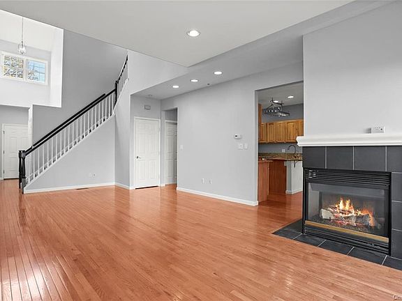 3rd image of 1901 Half Moon Bay Dr