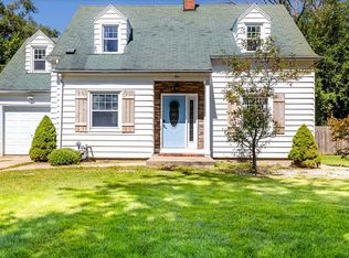 211 Orchard Ln, Benton Harbor, MI 49022