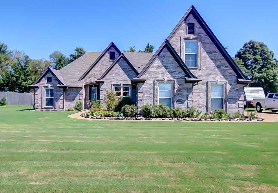 1st image of 315 Pearl Dr