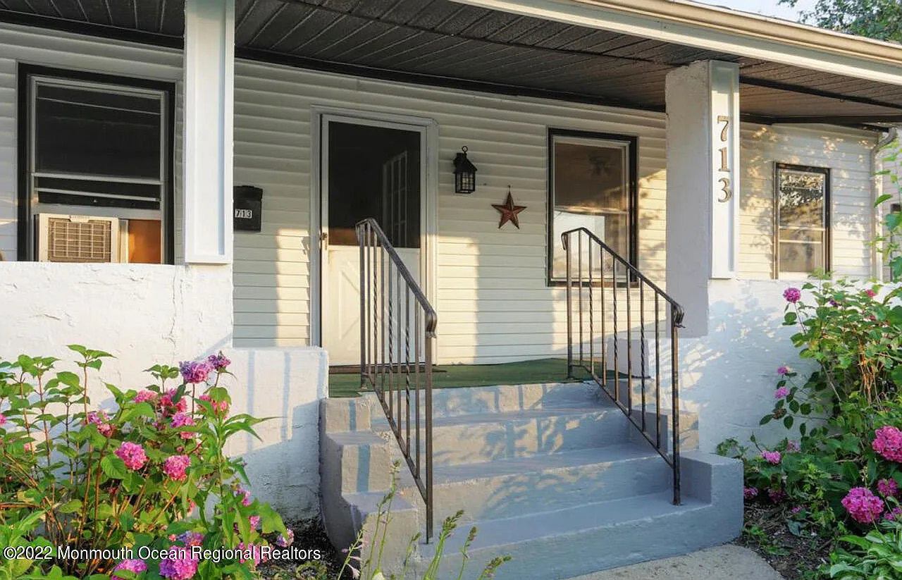 3 bed, $2,250 — Photo 1
