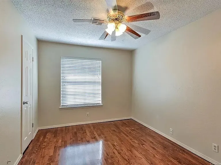 2604 W Hartford St — Photo 20