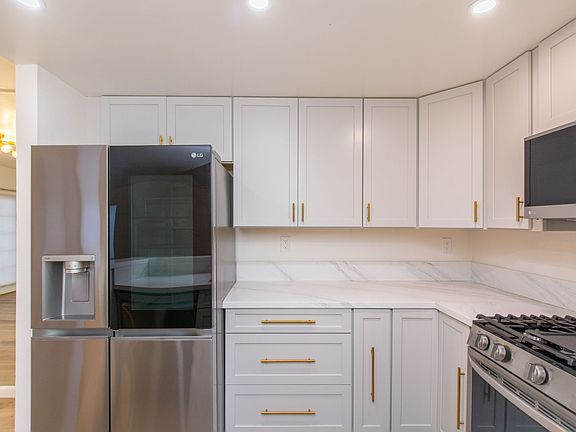 3rd image of 4457 Benfield Ct