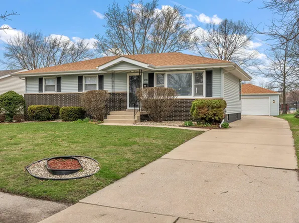 1915 Magnolia Ln, Munster, IN 46321