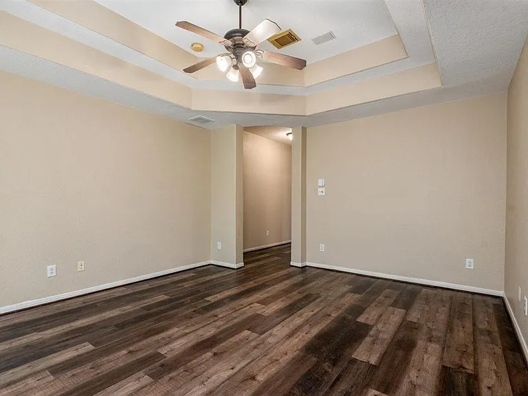 130 Zephyr Bend Pl — Photo 18