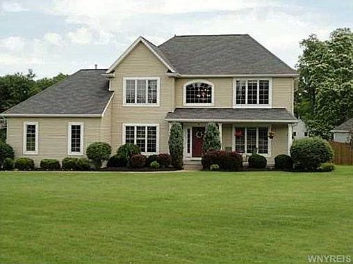 4th image of 5 Stoughton Ln