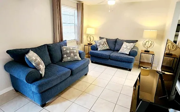4022 Beaver Ln #800D — Photo 2