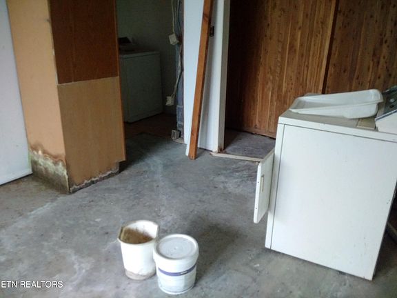 5th image of 275 Jones Ln