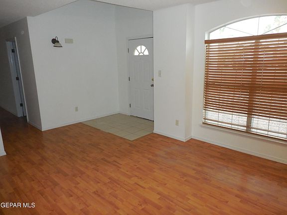 5th image of 613 Laramie River Ave