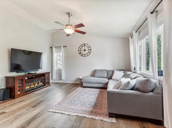 3266 Box Hill Road, Sun Prairie, WI 53590