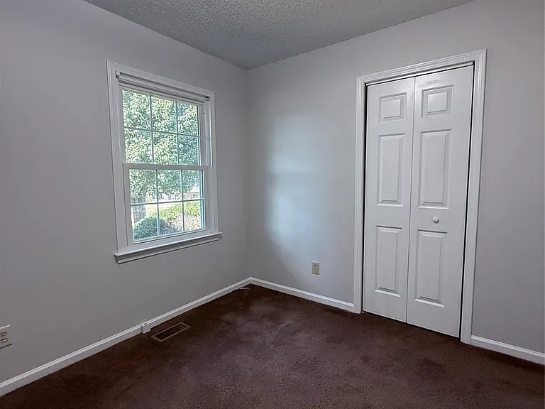 869 Crystal Springs Dr — Photo 7