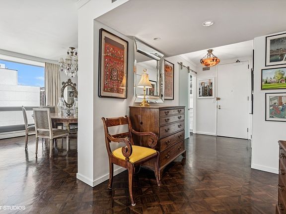 4th image of 100 E Bellevue Pl APT 26D