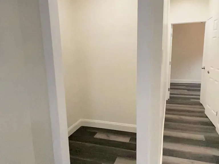 4242 Clarence Ave #2F — Photo 11