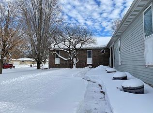 800 Elizabeth St, Waunakee, WI 53597