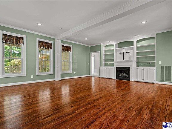 5th image of 691 N Beaverdam Dr
