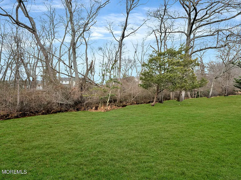 429 Lake Ave — Photo 40
