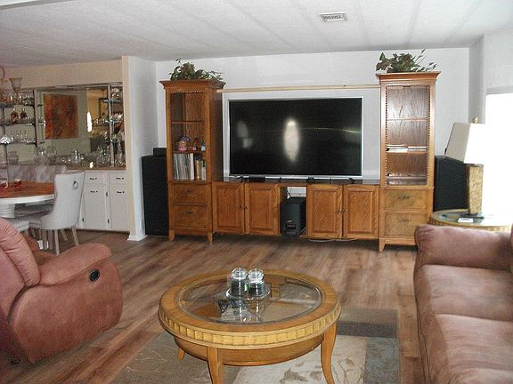 4th image of 3606 Blue Jay Ln