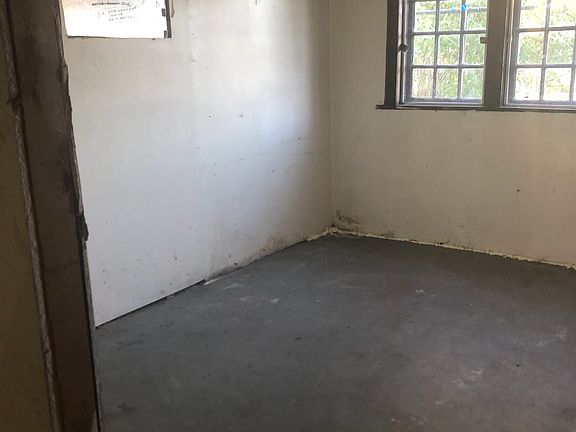 4th image of 3212 Sunnyside Ave